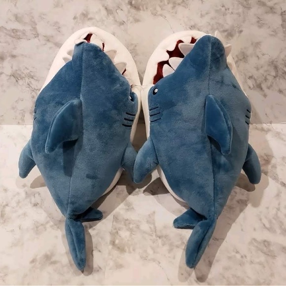 Cat & Jack Shark Slippers Kids Size Small (13/1) - Picture 5 of 5